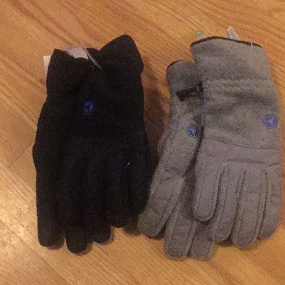 2 brand new pairs of Old Navy glove s/m